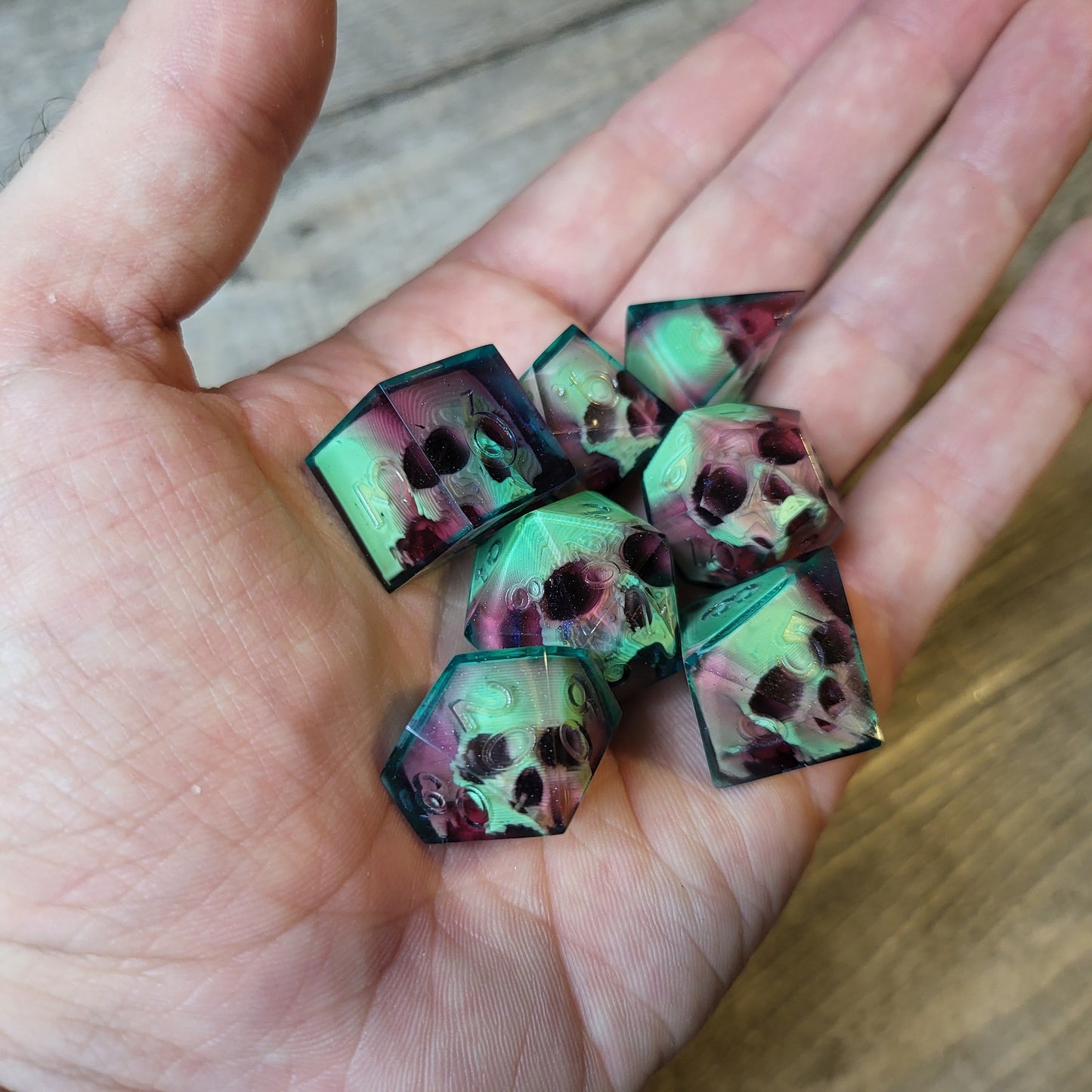 Dice set with 7 pieces with skull inside for role-playing games for Dungeons and Dragons