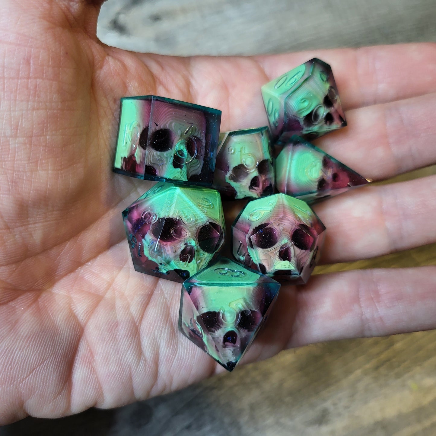 Dice set with 7 pieces with skull inside for role-playing games for Dungeons and Dragons