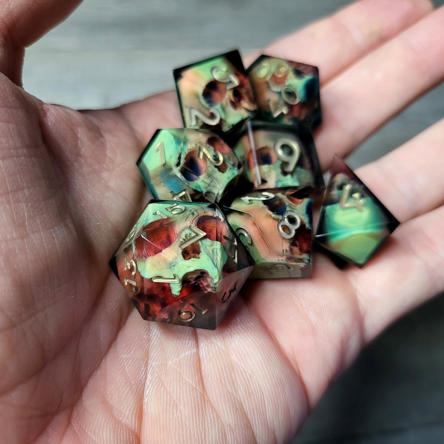 Dice set with 7 pieces with skull inside for role-playing games for Dungeons and Dragons