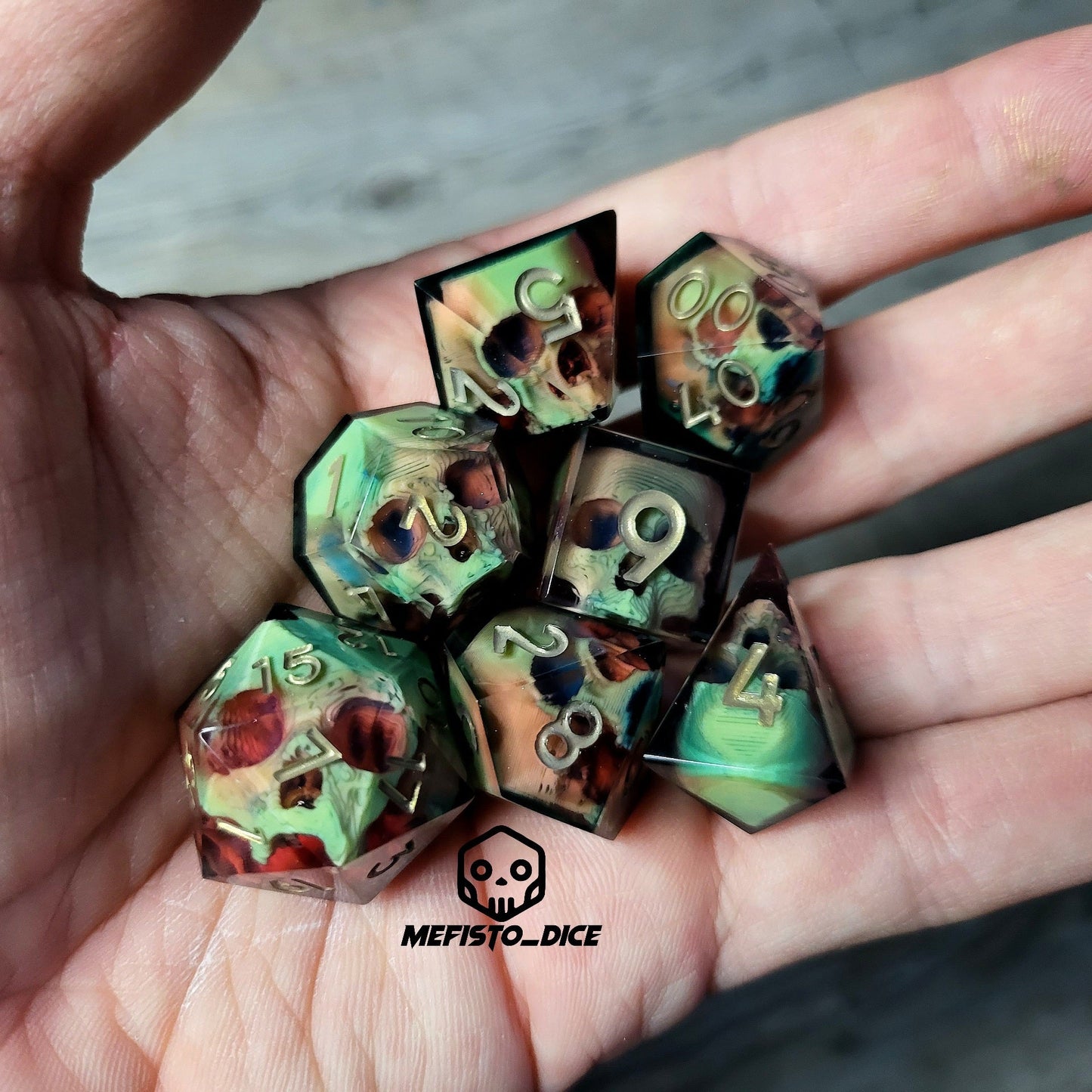 Dice set with 7 pieces with skull inside for role-playing games for Dungeons and Dragons