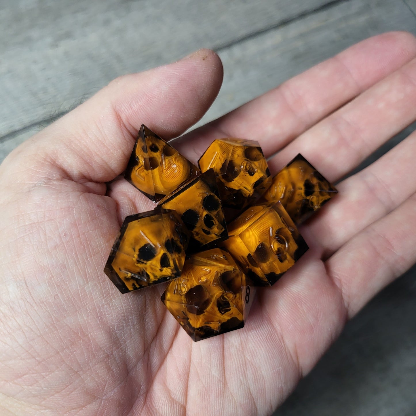 Dice set with 7 pieces with skull inside for role-playing games for Dungeons and Dragons