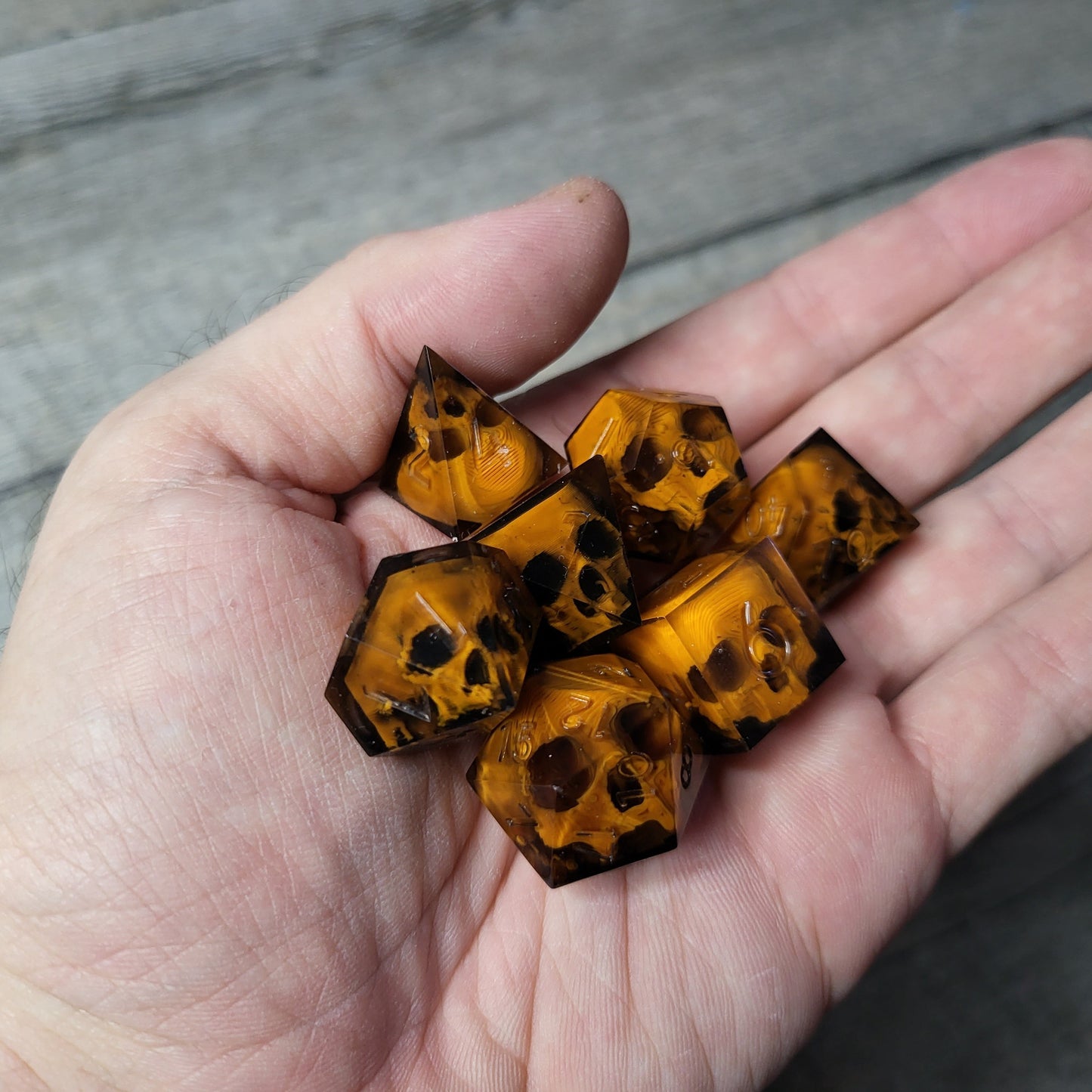 Dice set with 7 pieces with skull inside for role-playing games for Dungeons and Dragons