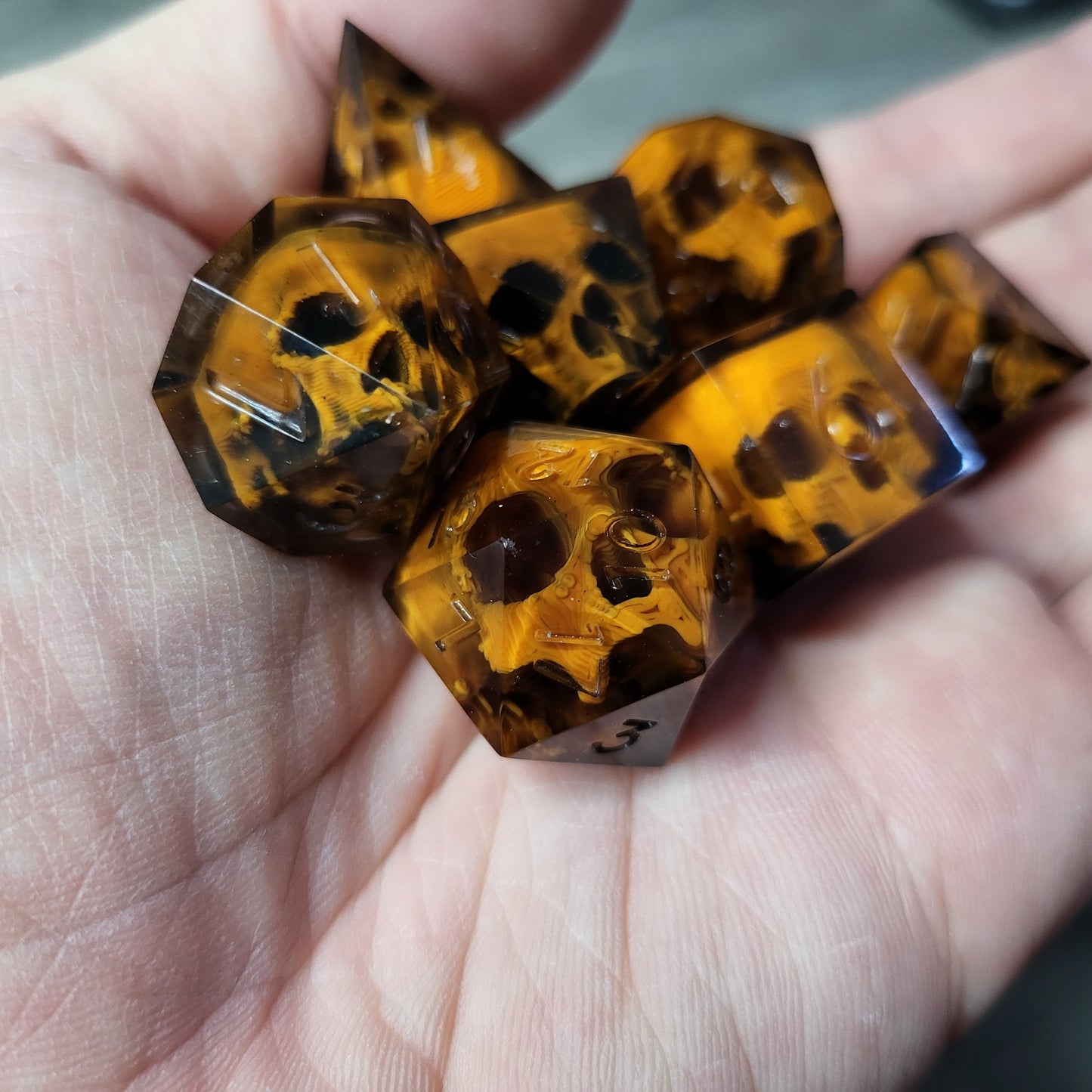 Dice set with 7 pieces with skull inside for role-playing games for Dungeons and Dragons