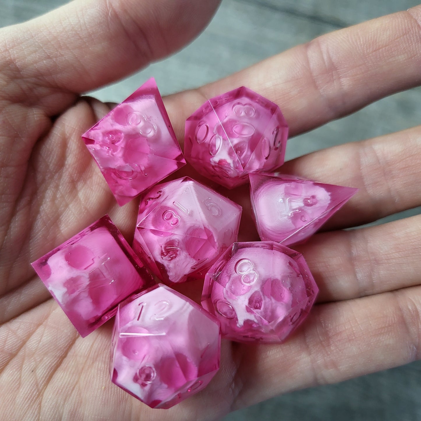 Dice set with 7 pieces with skull inside for role-playing games for Dungeons and Dragons