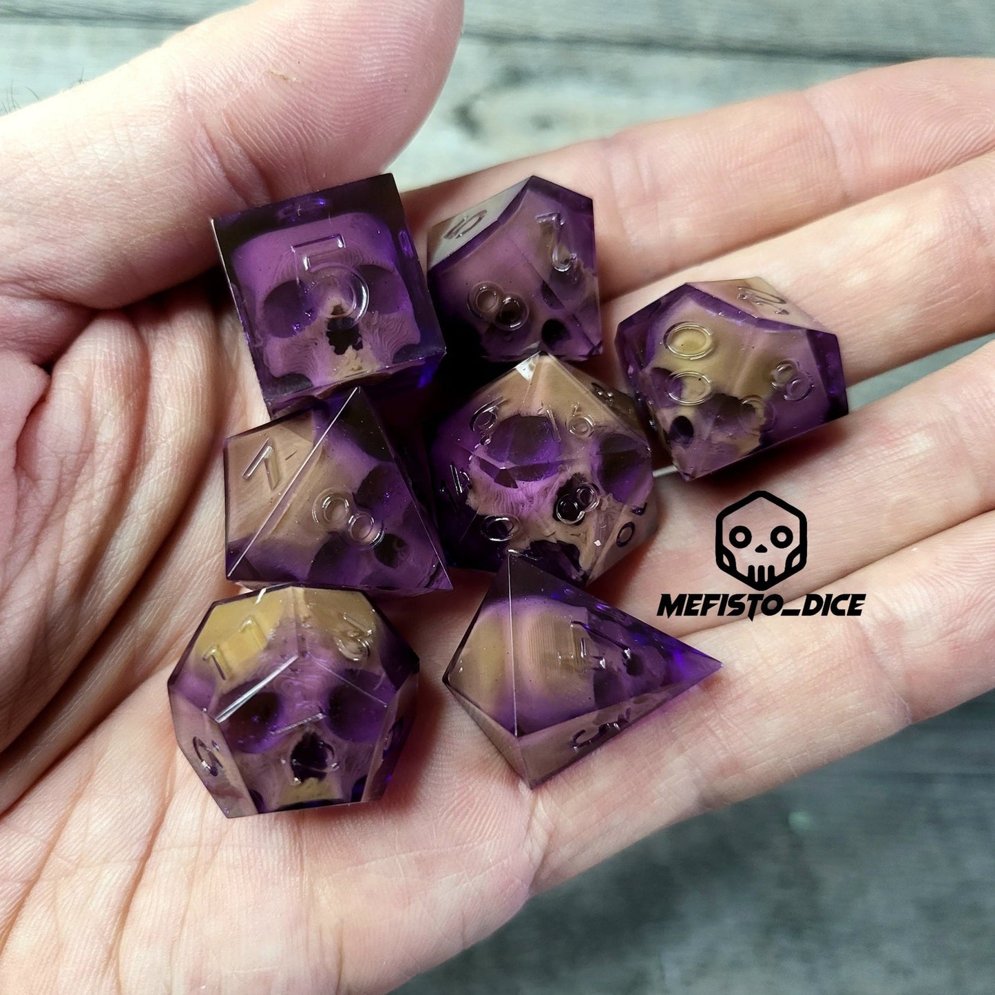 Dice set with 7 pieces with skull inside for role-playing games for Dungeons and Dragons