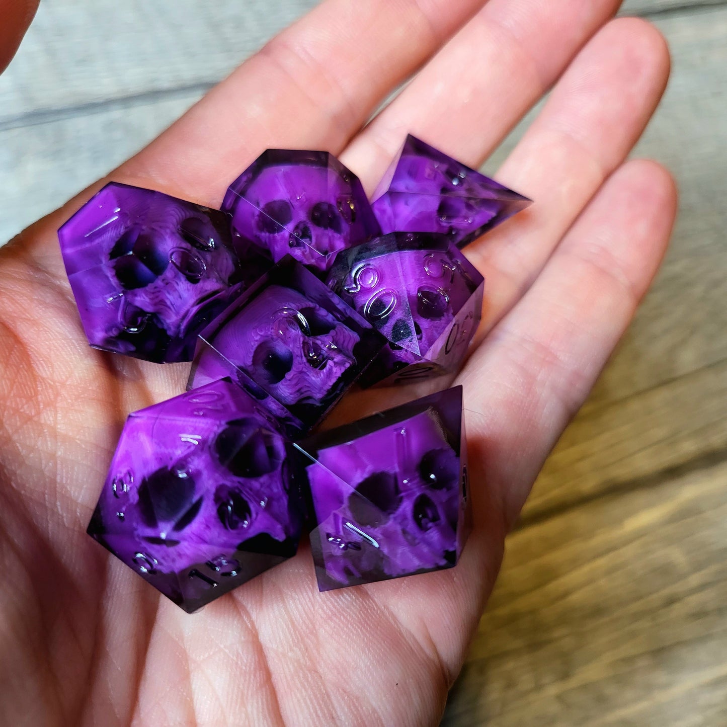 Dice set with 7 pieces with skull inside for role-playing games for Dungeons and Dragons