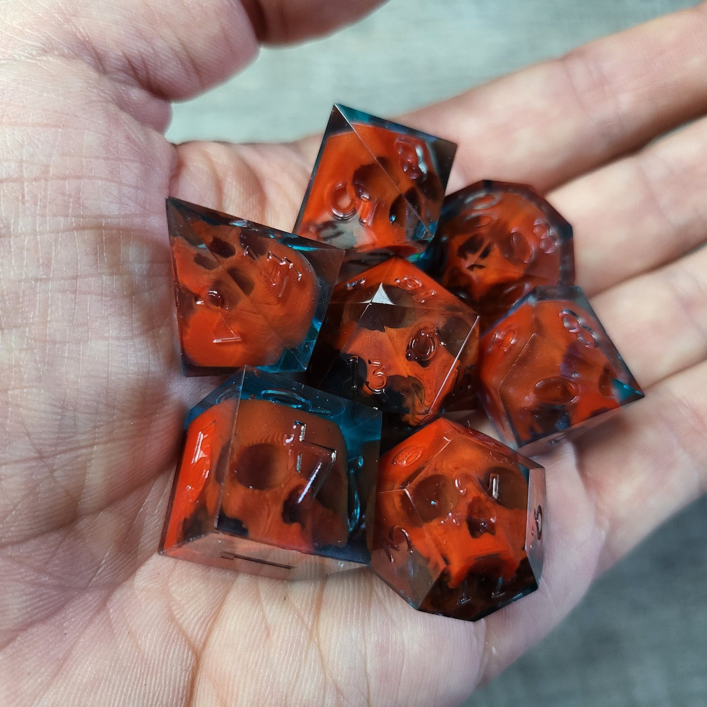 Dice set with 7 pieces with skull inside for role-playing games for Dungeons and Dragons
