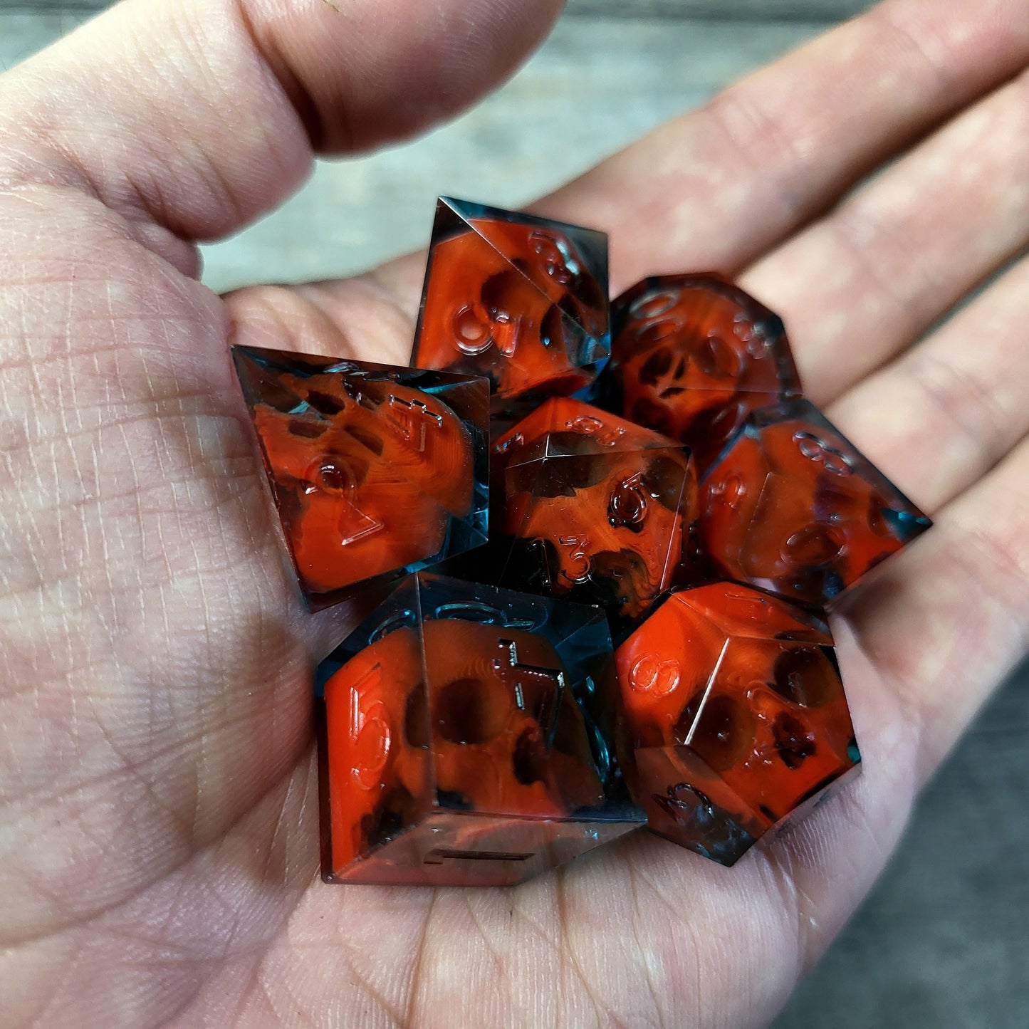 Dice set with 7 pieces with skull inside for role-playing games for Dungeons and Dragons
