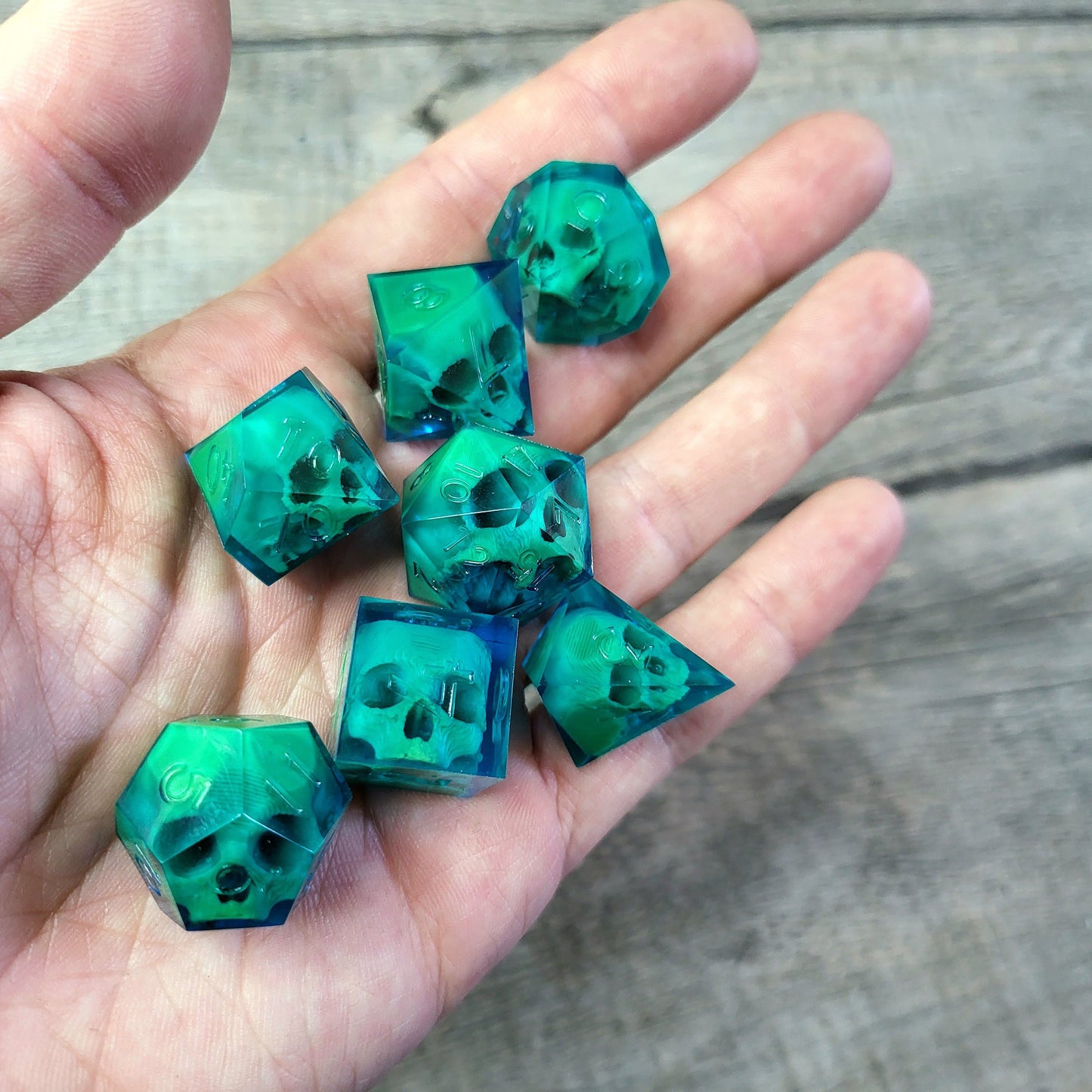 Dice set with 7 pieces with skull inside for role-playing games for Dungeons and Dragons