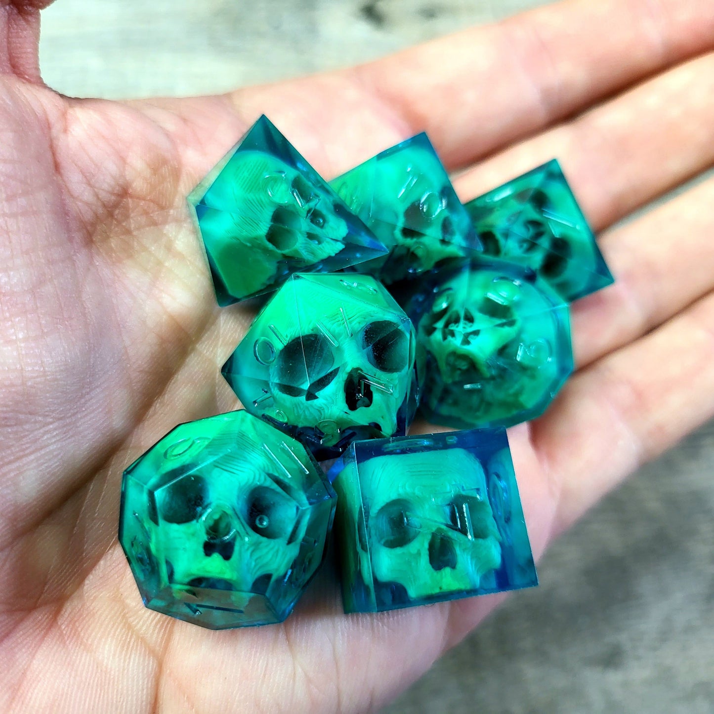 Dice set with 7 pieces with skull inside for role-playing games for Dungeons and Dragons