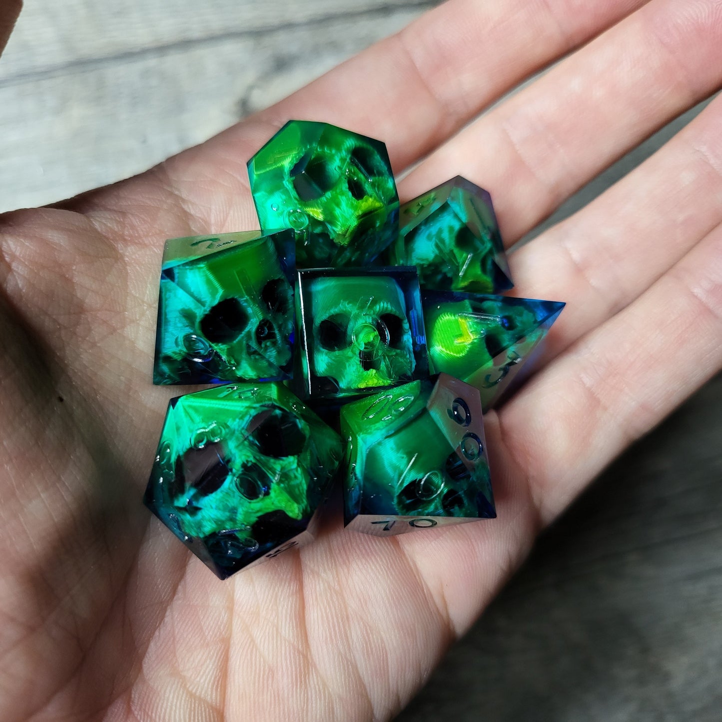 Dice set with 7 pieces with skull inside for role-playing games for Dungeons and Dragons
