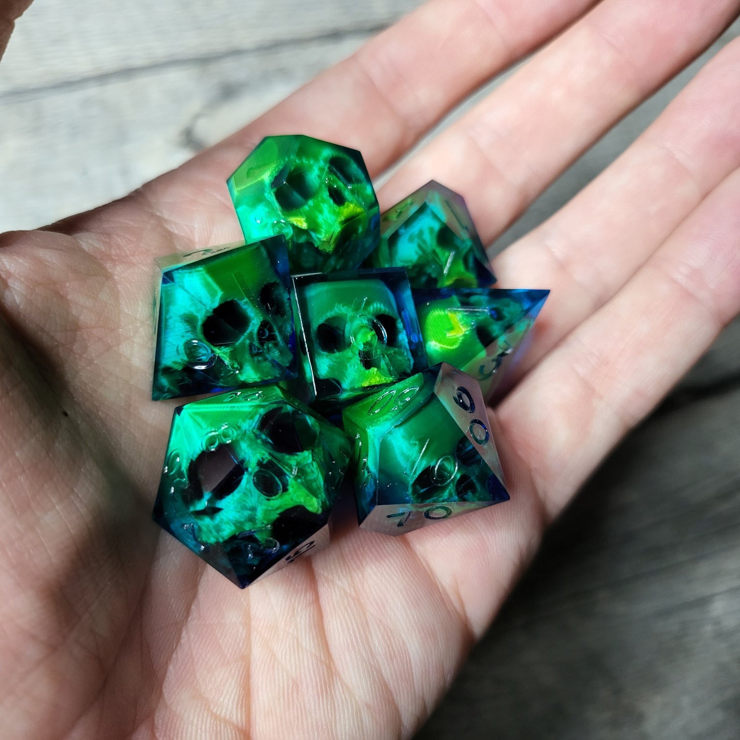 Dice set with 7 pieces with skull inside for role-playing games for Dungeons and Dragons