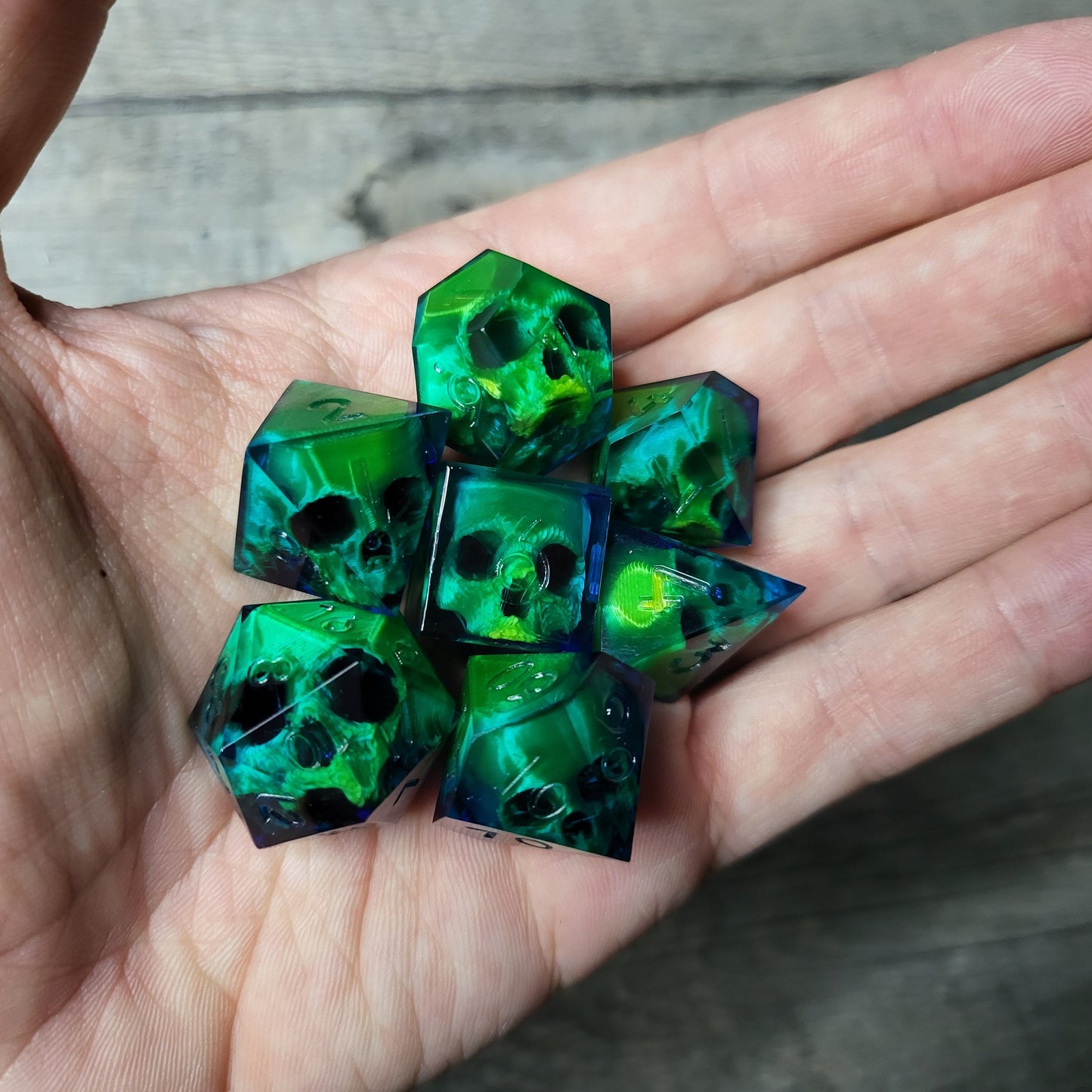 Dice set with 7 pieces with skull inside for role-playing games for Dungeons and Dragons