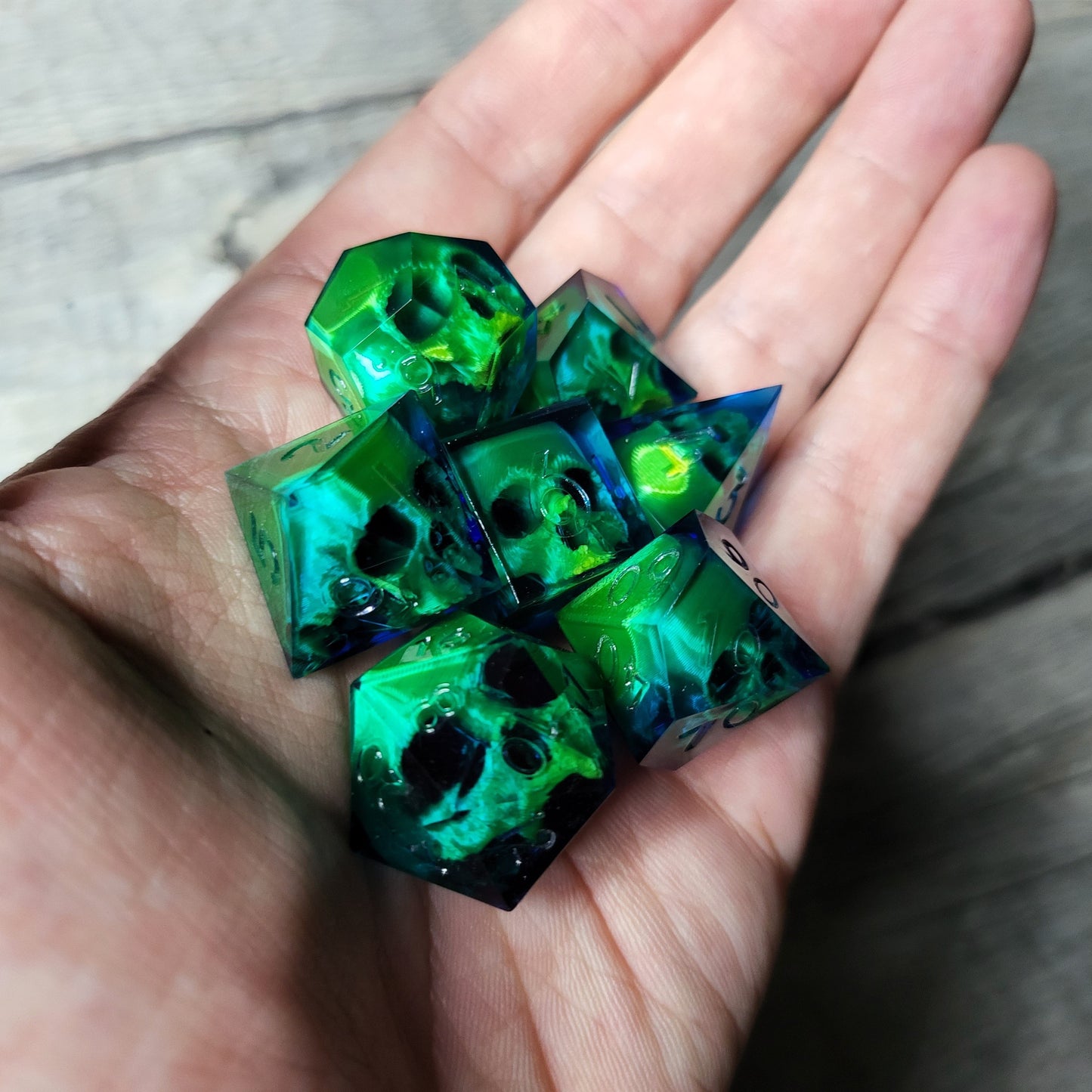 Dice set with 7 pieces with skull inside for role-playing games for Dungeons and Dragons