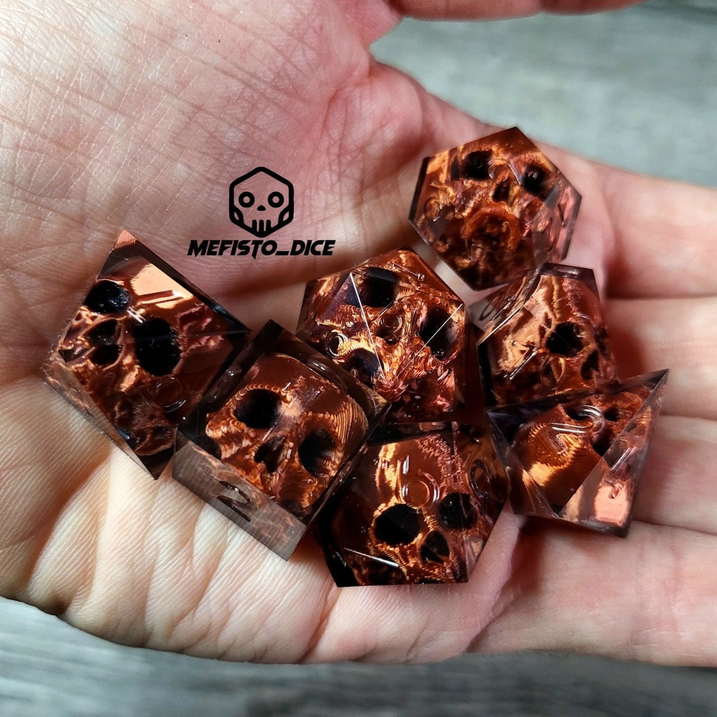 Dice set with 7 pieces with skull inside for role-playing games for Dungeons and Dragons