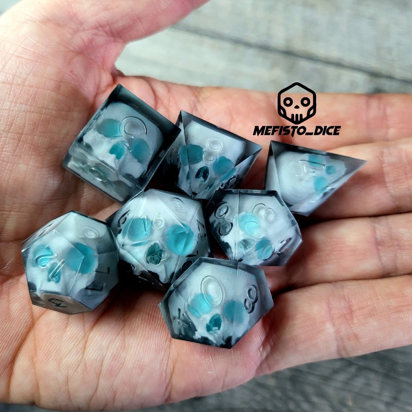 Dice set with 7 pieces with skull inside for role-playing games for Dungeons and Dragons