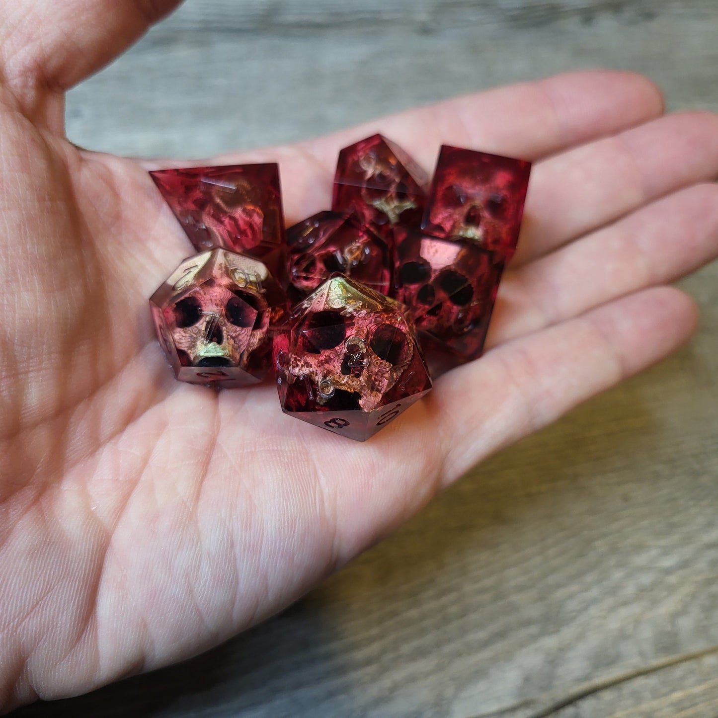 Dice set with 7 pieces with skull inside for role-playing games for Dungeons and Dragons