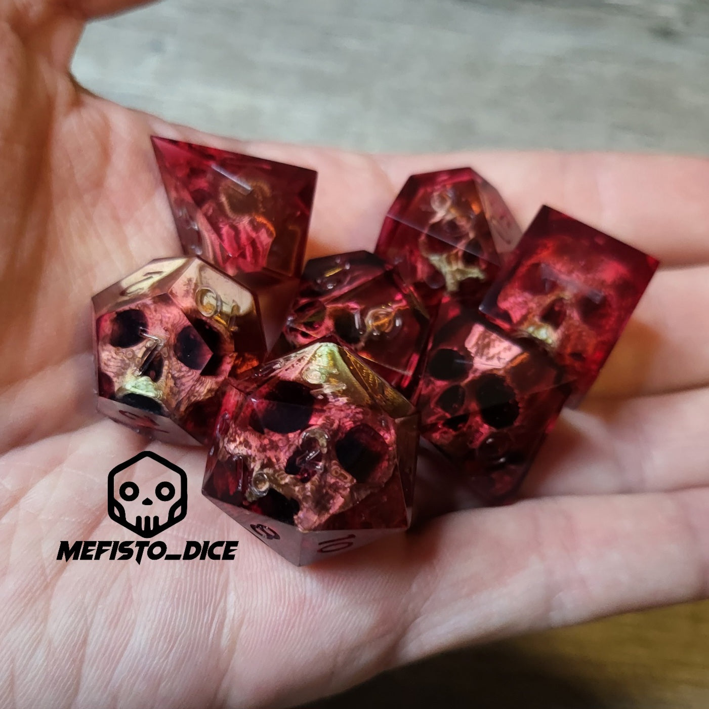 Dice set with 7 pieces with skull inside for role-playing games for Dungeons and Dragons