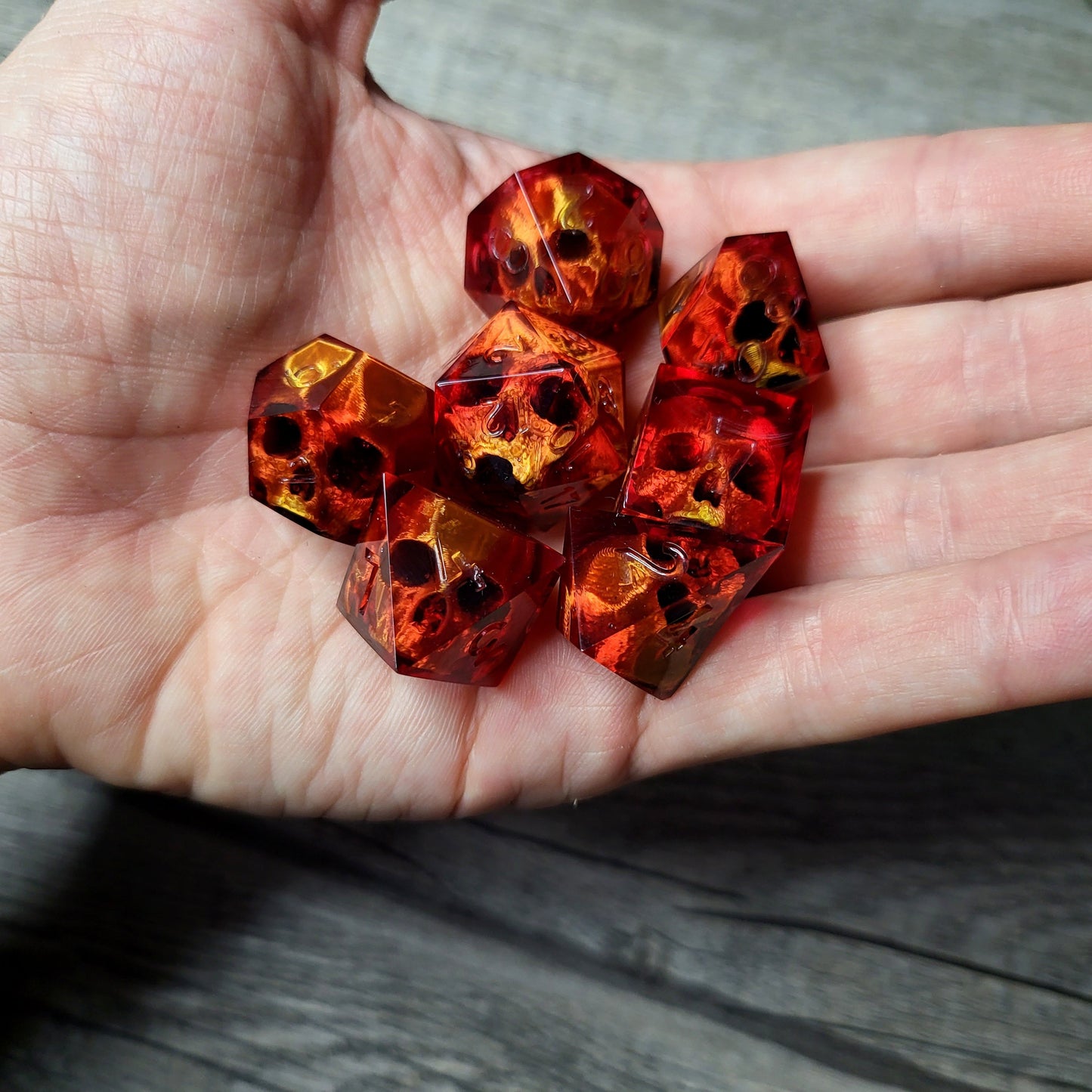 Dice set with 7 pieces with skull inside for role-playing games for Dungeons and Dragons