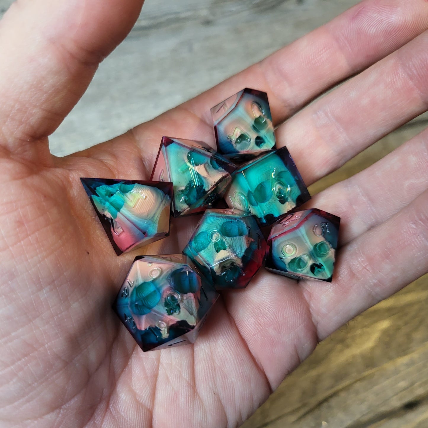 Dice set with 7 pieces with skull inside for role-playing games for Dungeons and Dragons