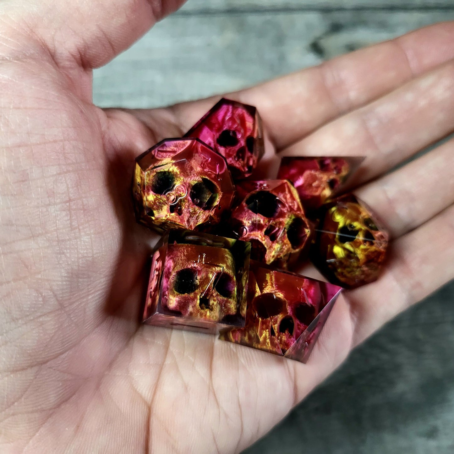 Dice set with 7 pieces with skull inside for role-playing games for Dungeons and Dragons