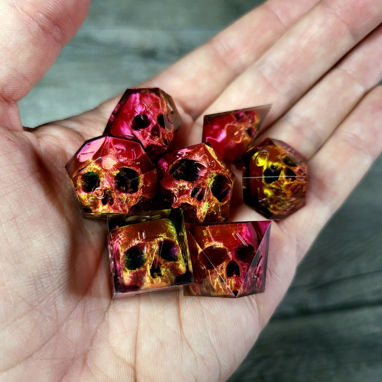 Dice set with 7 pieces with skull inside for role-playing games for Dungeons and Dragons