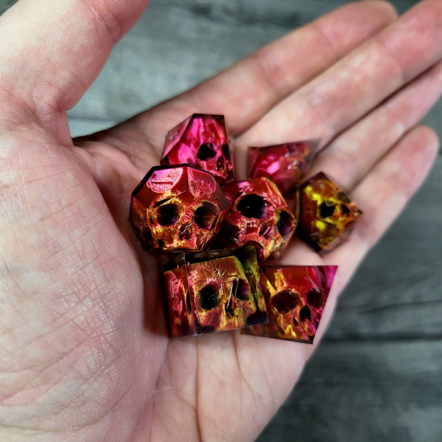 Dice set with 7 pieces with skull inside for role-playing games for Dungeons and Dragons