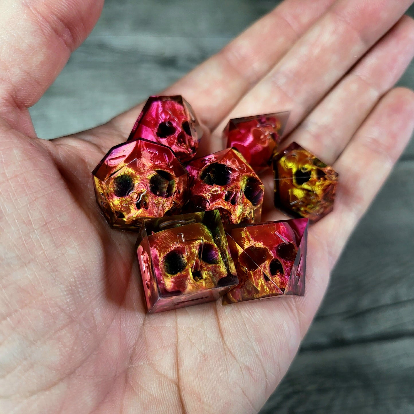Dice set with 7 pieces with skull inside for role-playing games for Dungeons and Dragons