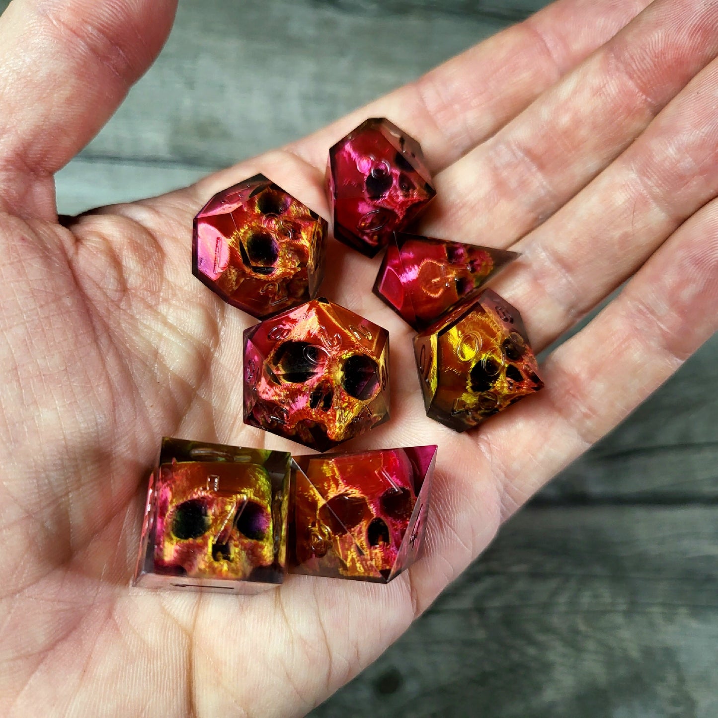 Dice set with 7 pieces with skull inside for role-playing games for Dungeons and Dragons