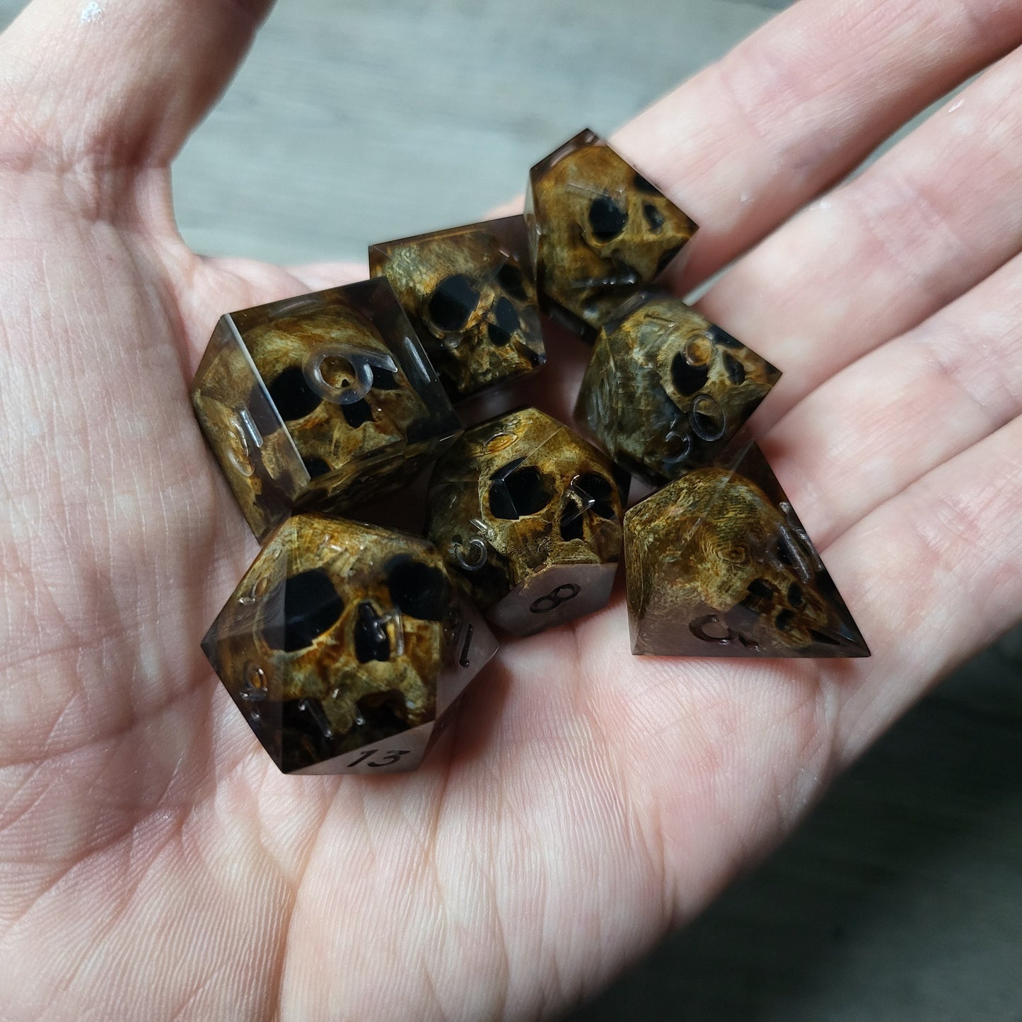 Dice set with 7 pieces with skull inside for role-playing games for Dungeons and Dragons