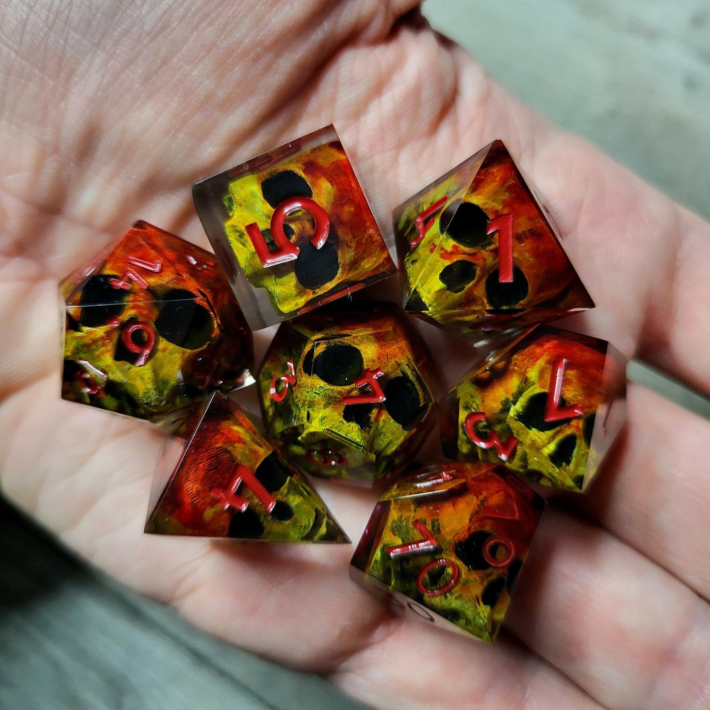 Dice set with 7 pieces with skull inside for role-playing games for Dungeons and Dragons