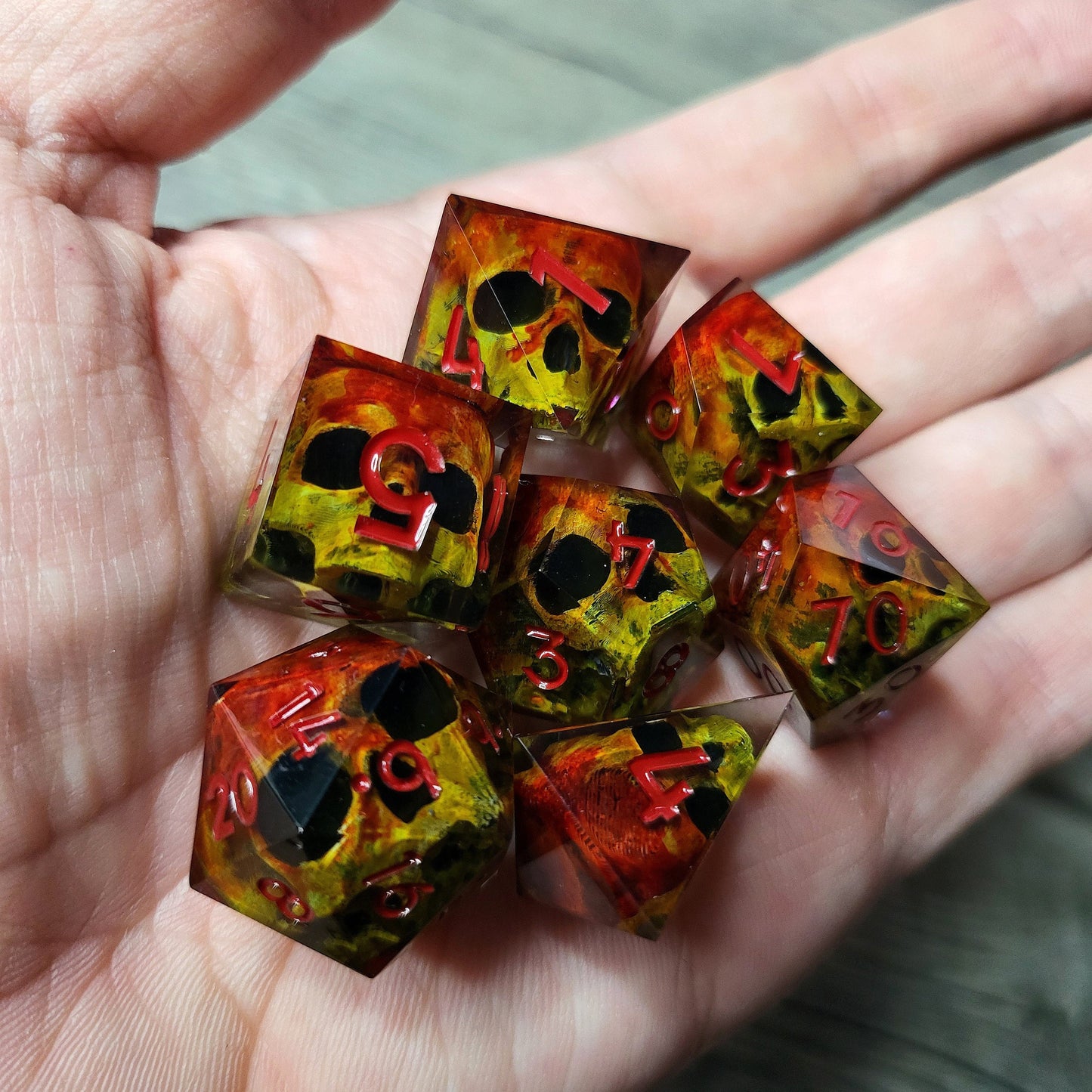 Dice set with 7 pieces with skull inside for role-playing games for Dungeons and Dragons