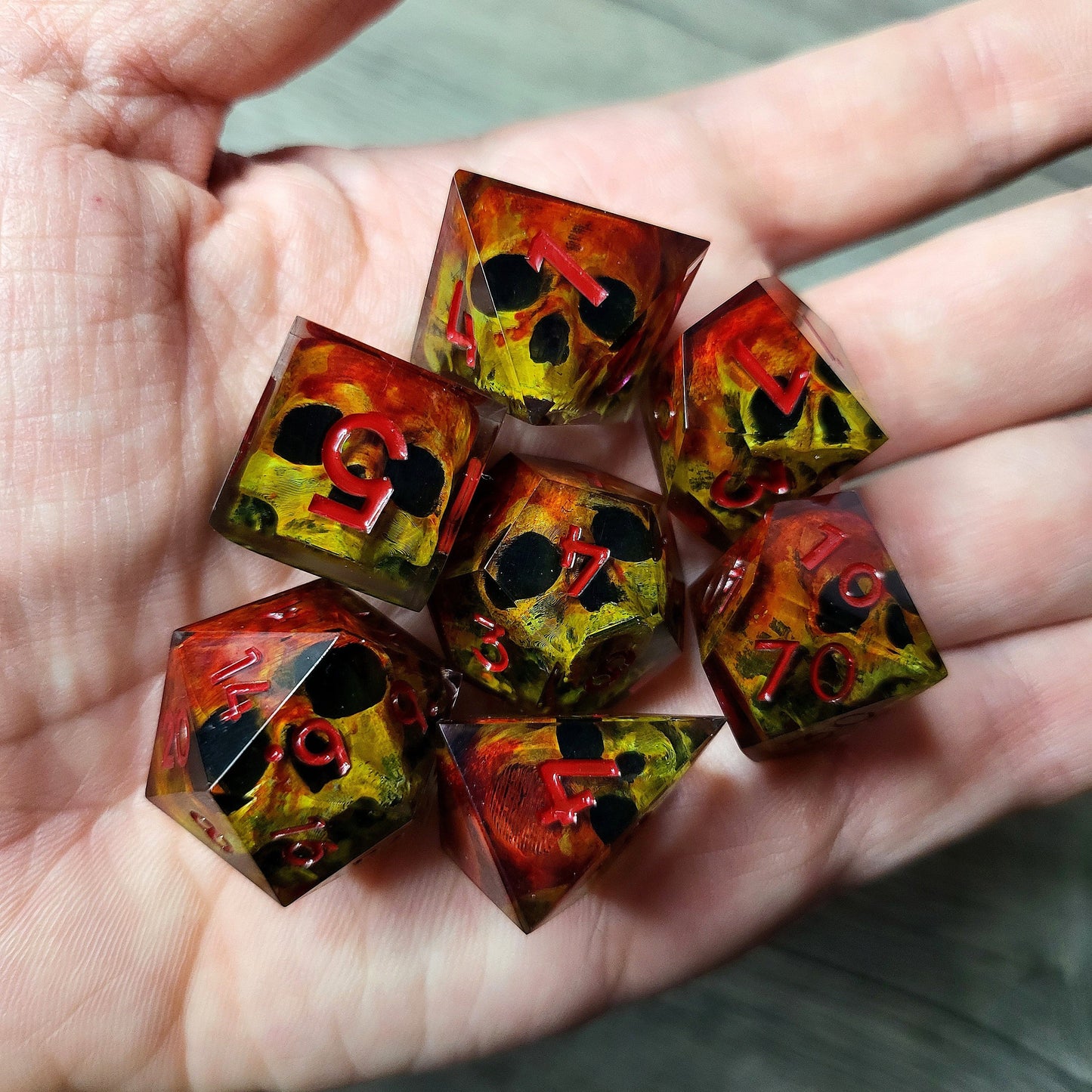 Dice set with 7 pieces with skull inside for role-playing games for Dungeons and Dragons