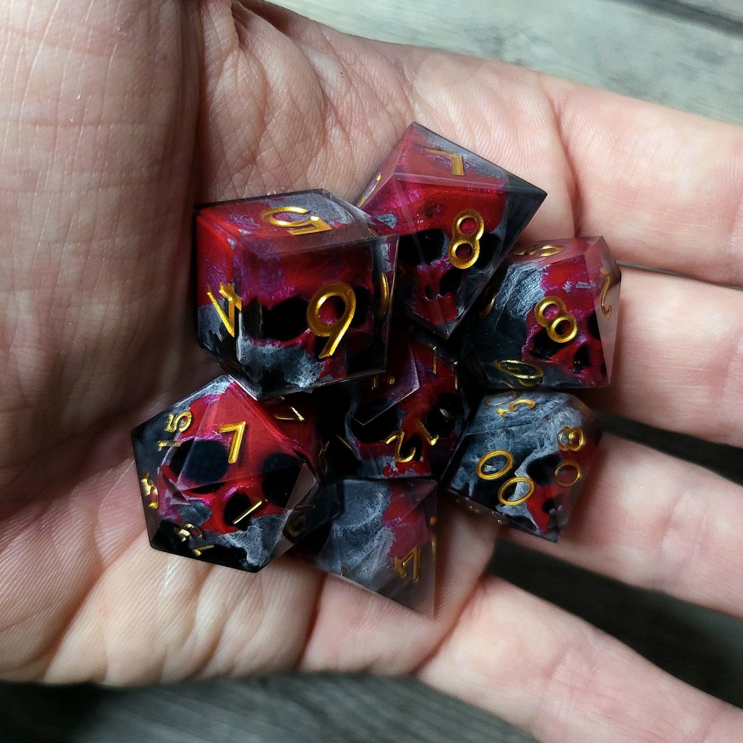 Dice set with 7 pieces with skull inside for role-playing games for Dungeons and Dragons