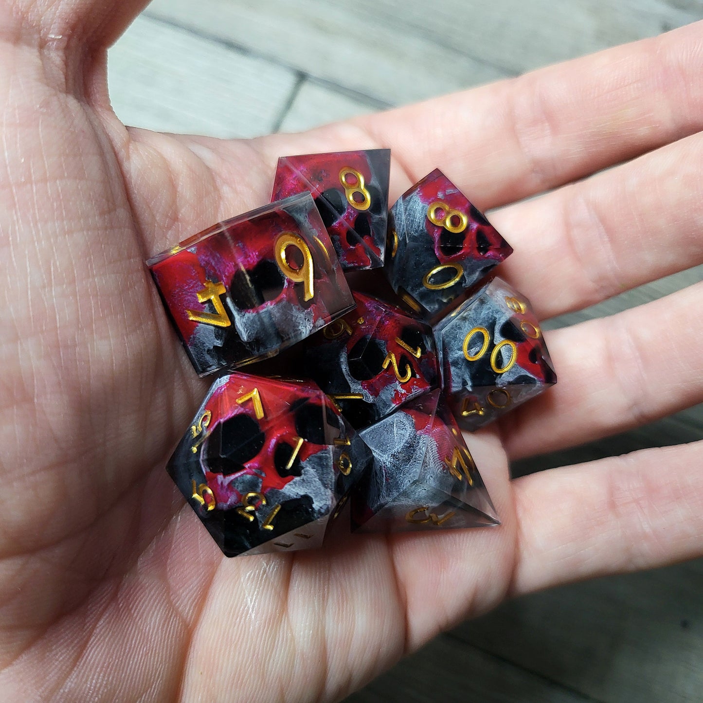 Dice set with 7 pieces with skull inside for role-playing games for Dungeons and Dragons