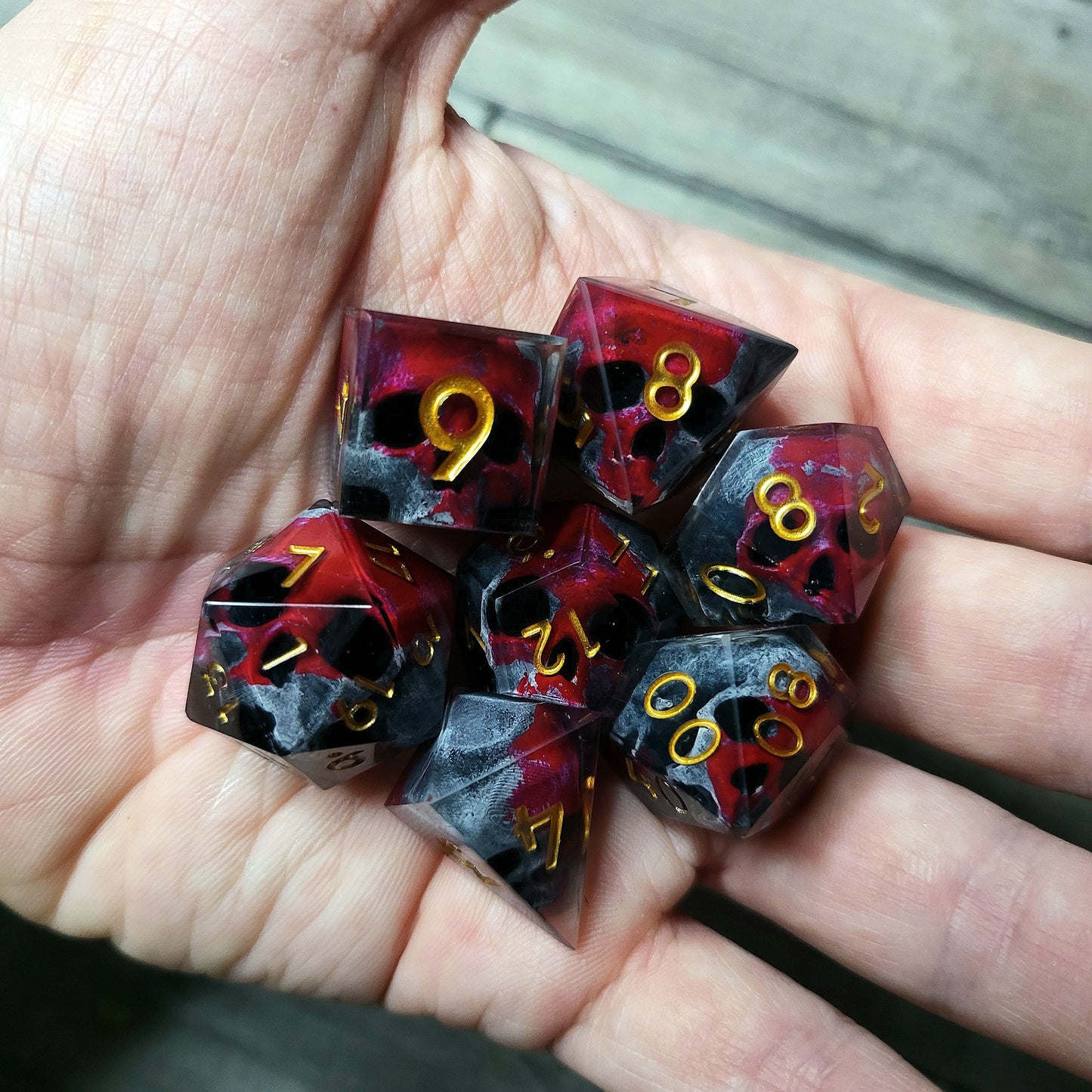 Dice set with 7 pieces with skull inside for role-playing games for Dungeons and Dragons