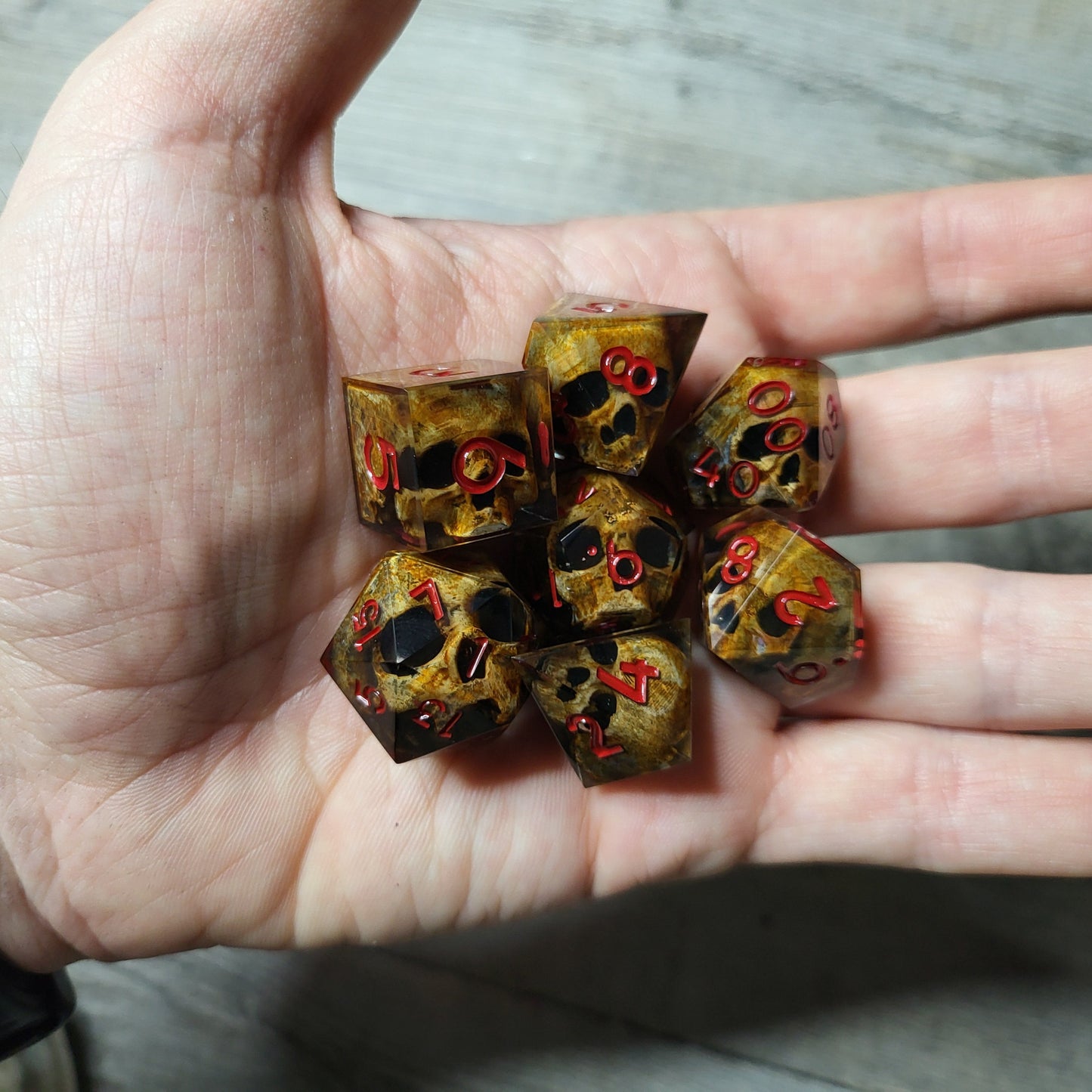 Dice set with 7 pieces with skull inside for role-playing games for Dungeons and Dragons