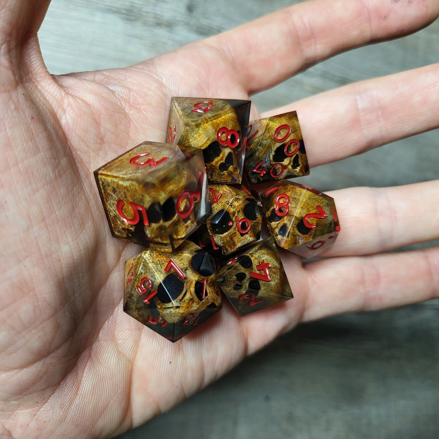 Dice set with 7 pieces with skull inside for role-playing games for Dungeons and Dragons