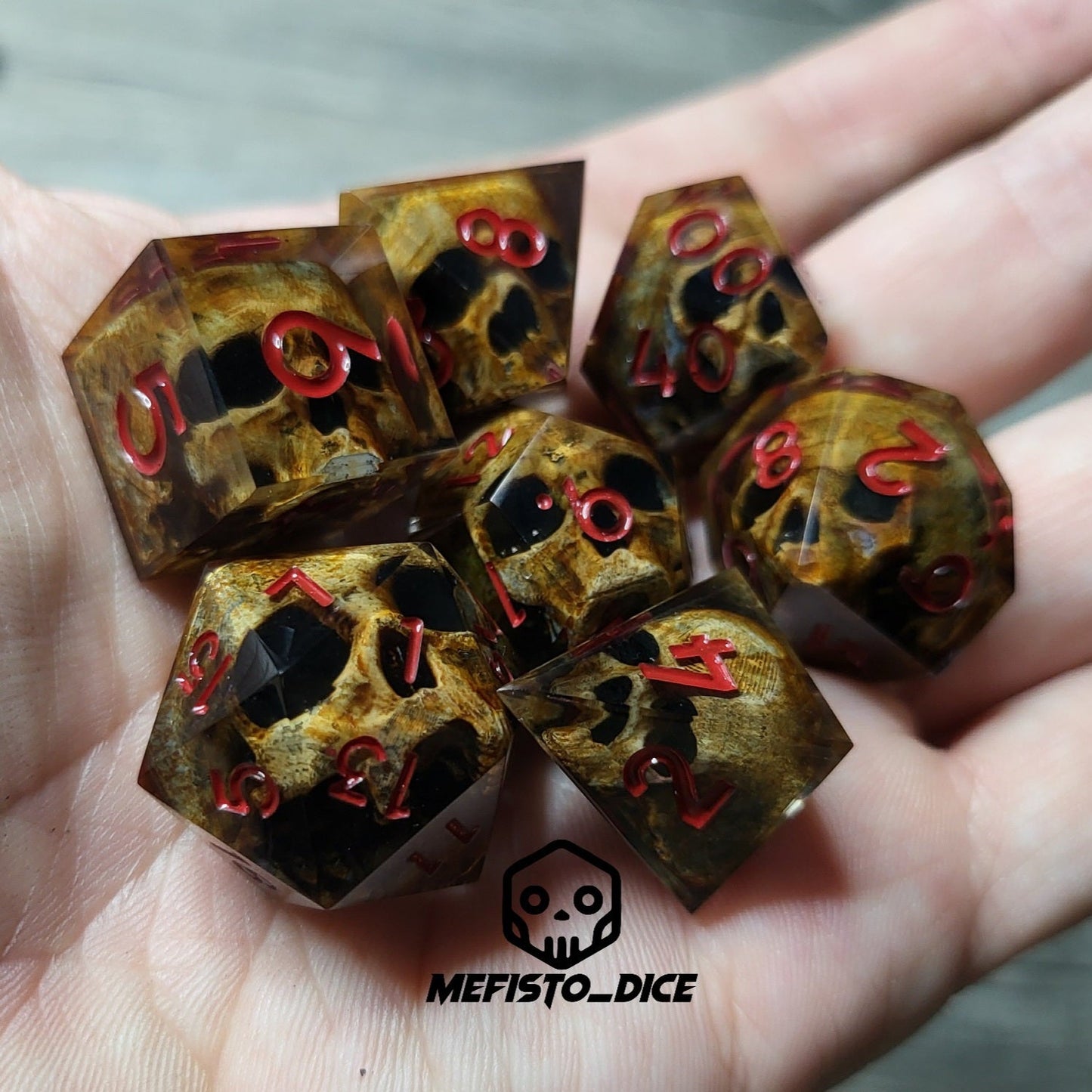 Dice set with 7 pieces with skull inside for role-playing games for Dungeons and Dragons