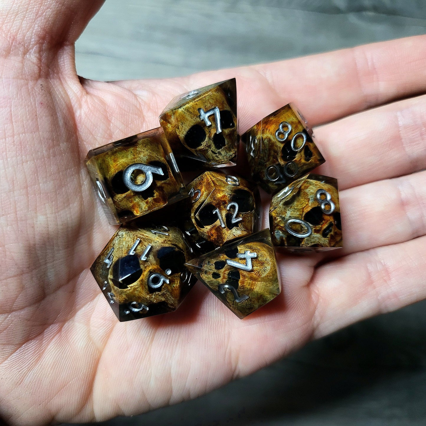 Dice set with 7 pieces with skull inside for role-playing games for Dungeons and Dragons