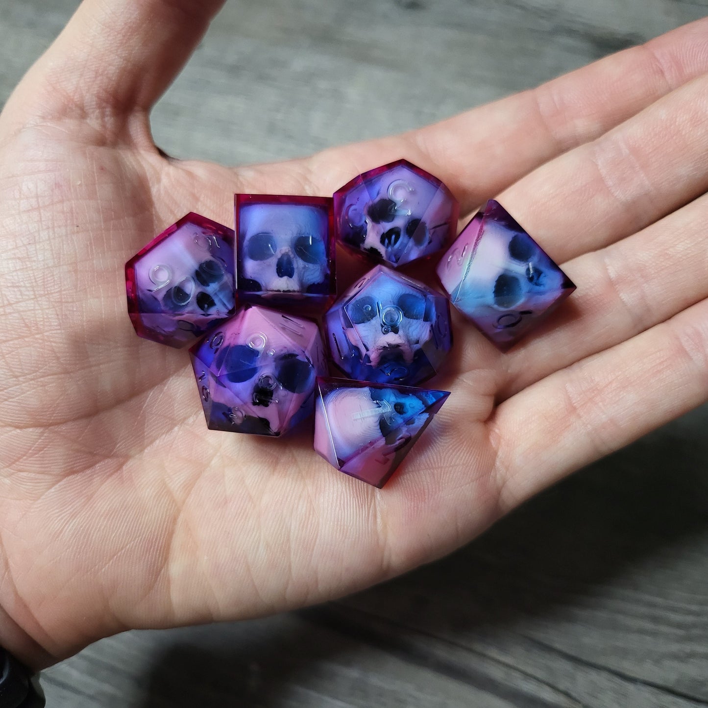 Dice set with 7 pieces with skull inside for role-playing games for Dungeons and Dragons