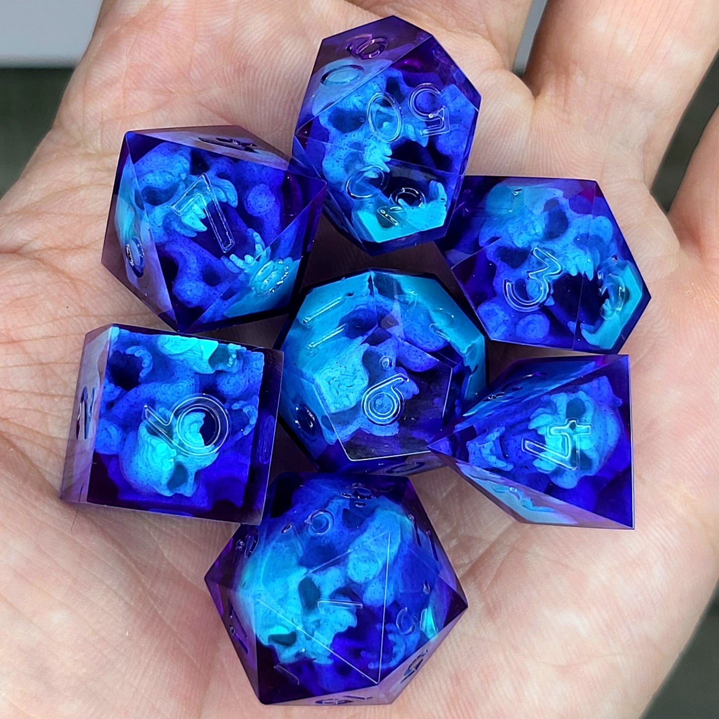 Dice set with sky blue spirit inside and purple resin for play dnd , dungeons and dragons