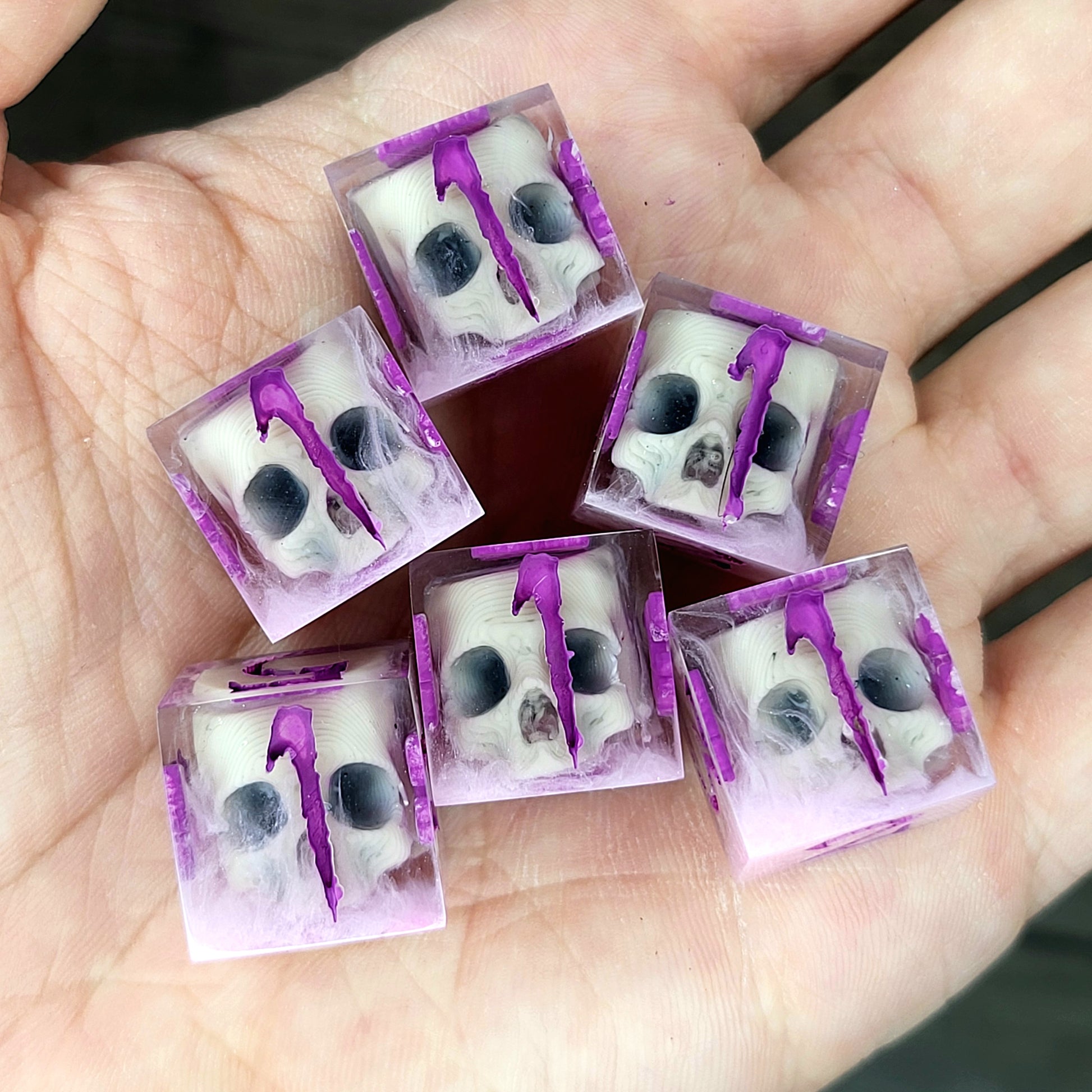 D6 dice set with mini skulls inside, purple resin details, gothic style for Dungeons and Dragons and tabletop role-playing games