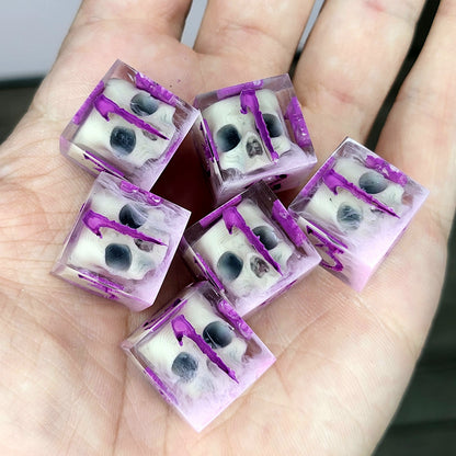D6 dice set with mini skulls inside, purple resin details, gothic style for Dungeons and Dragons and tabletop role-playing games