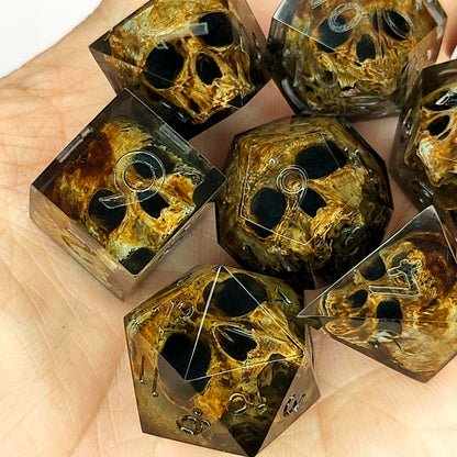 Dice set with 7 pieces with skull inside for role-playing games for Dungeons and Dragons