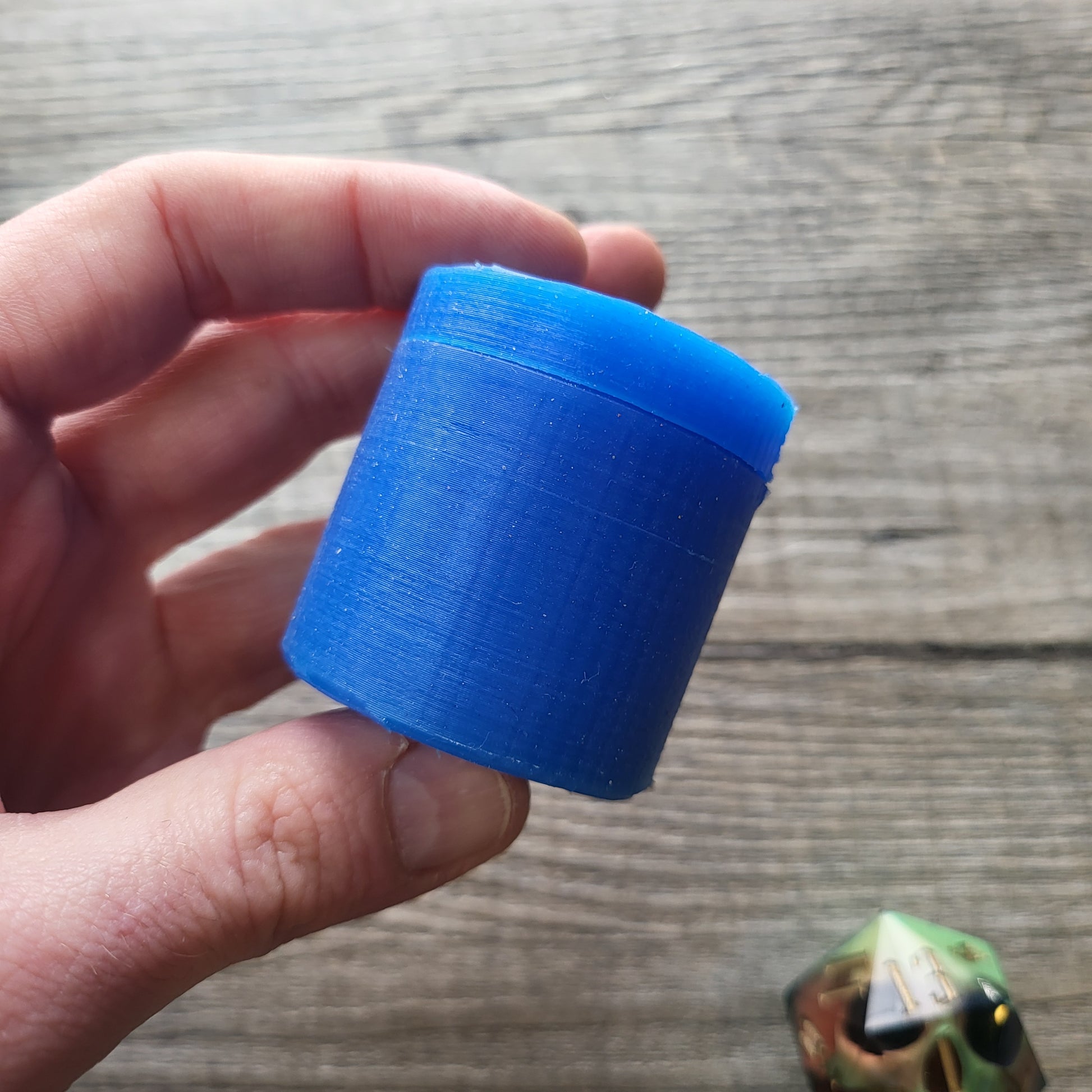 Silicone mold to create D20 resin dice at home for role-playing games Dungeons and Dragons