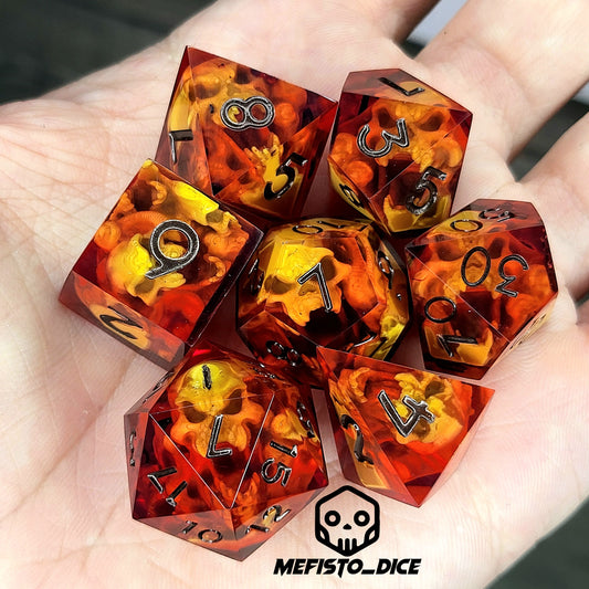 Dice set with gold spirit inside and red resin for play dnd , dungeons and dragons