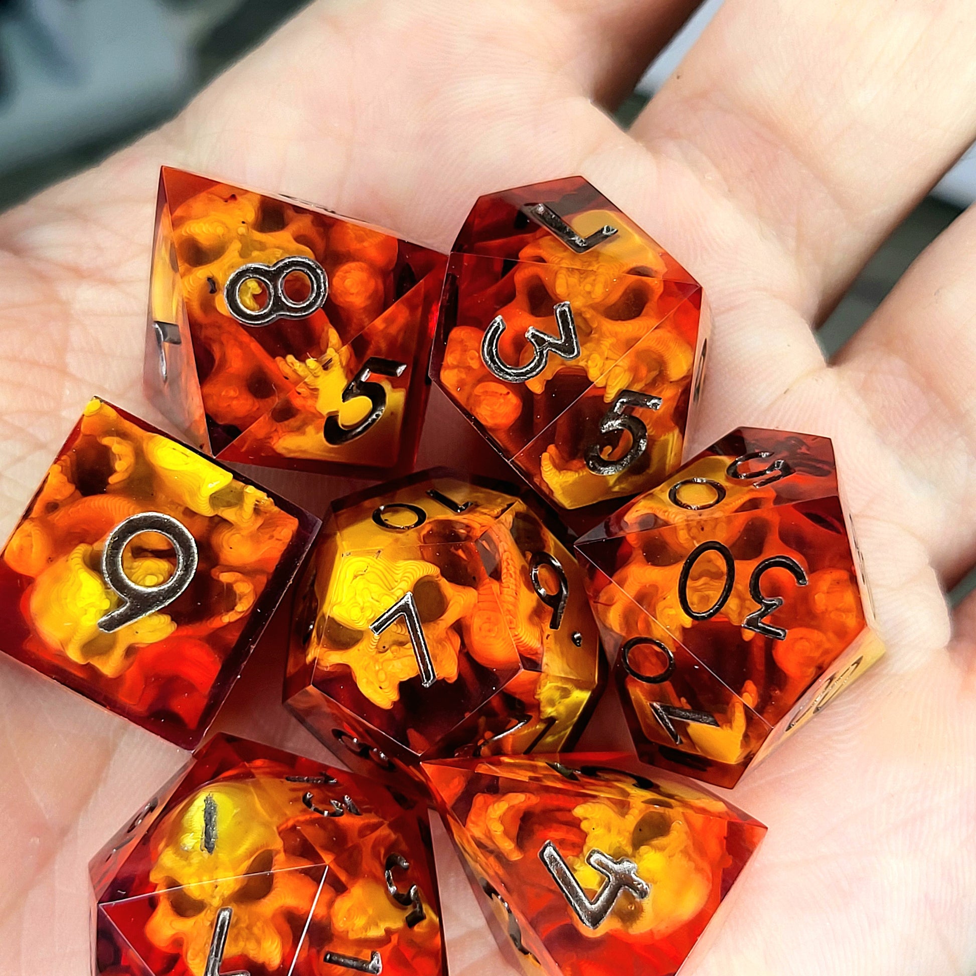 Dice set with gold spirit inside and red resin for play dnd , dungeons and dragons