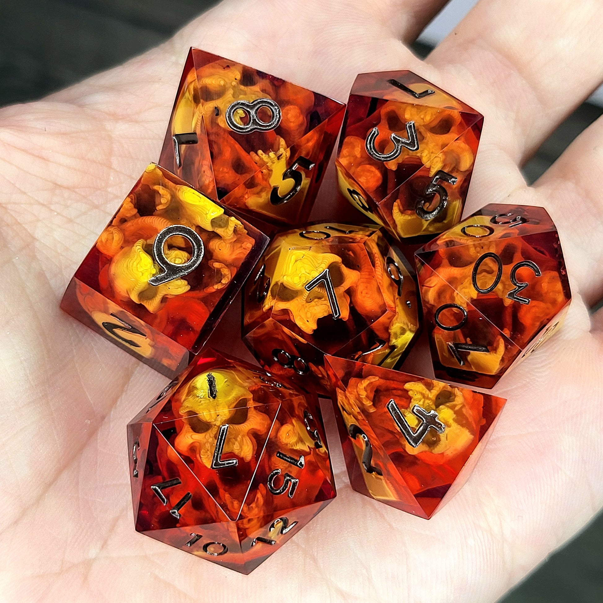 Dice set with gold spirit inside and red resin for play dnd , dungeons and dragons