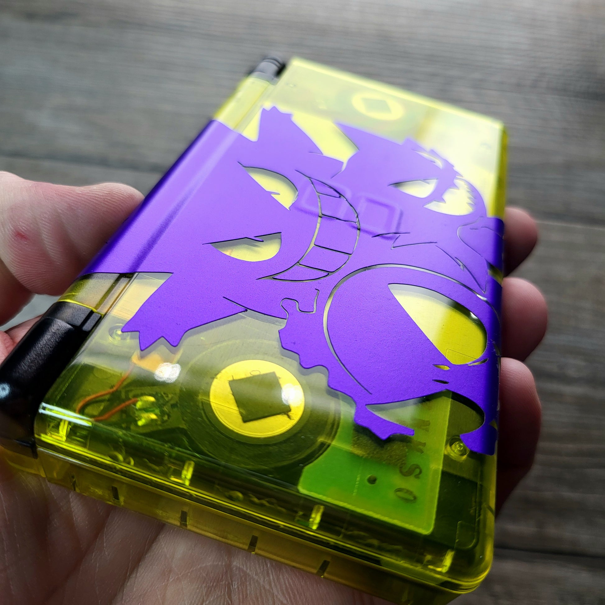 Custom Nintendo DS Lite console in Pokemon Gengar style